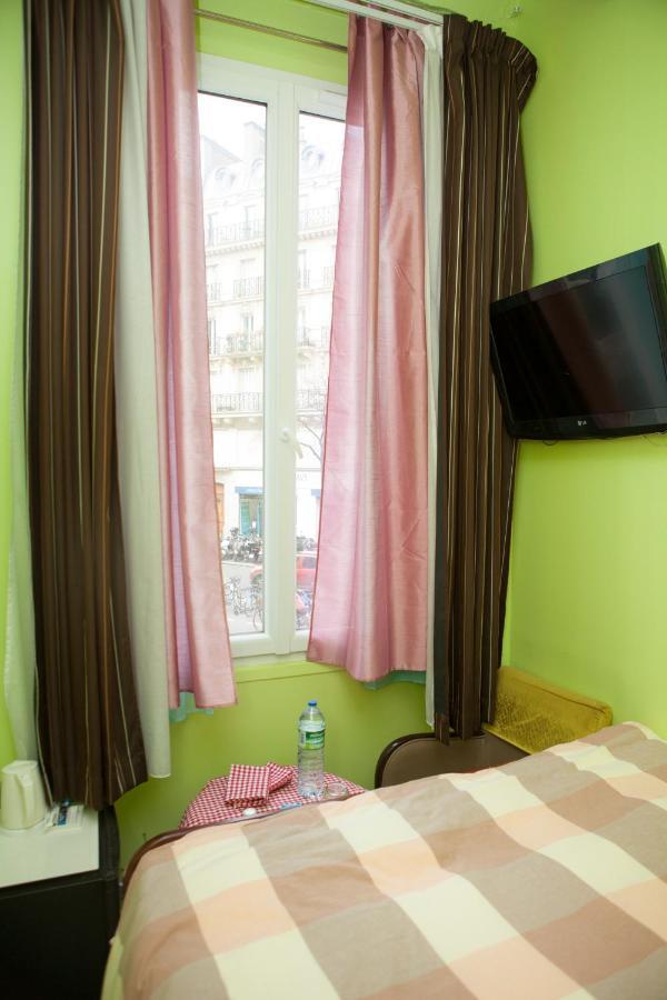 Club246 Paris Saint Martin Bed & Breakfast ภายนอก รูปภาพ